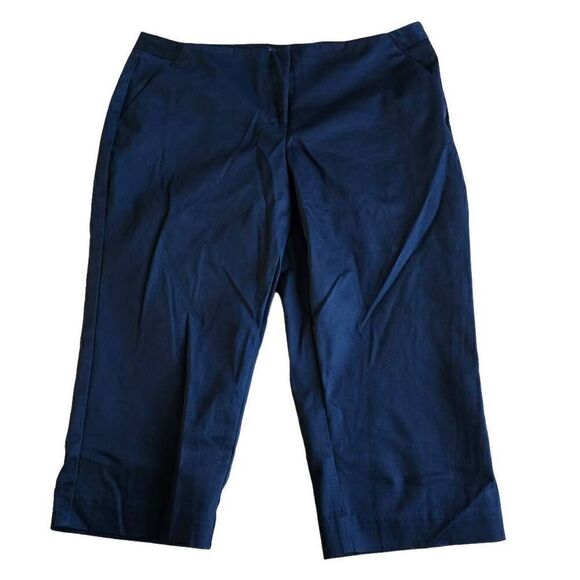 Worthington Pants - Worthington womens Sz 10P black modern fit Slim Leg crop pants